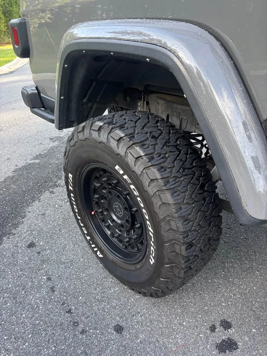 2023 Jeep JT Gladiator - Image 13 of 19