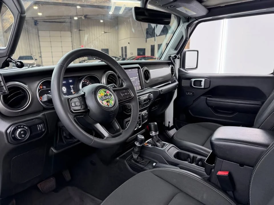 2023 Jeep JT Gladiator - Image 15 of 20