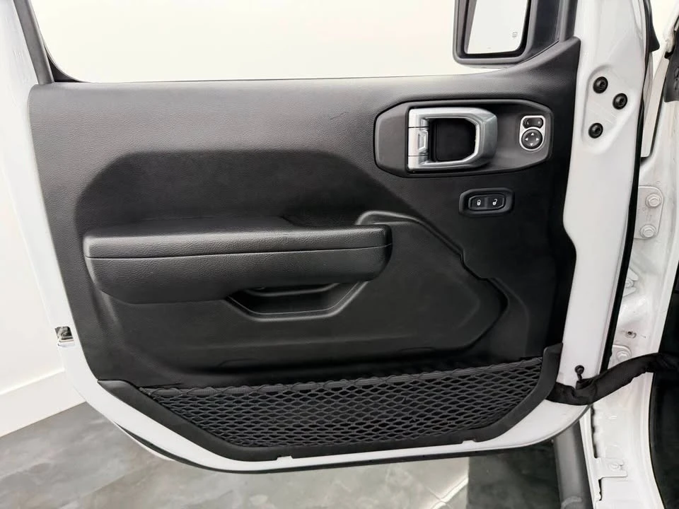2023 Jeep JT Gladiator - Image 16 of 20