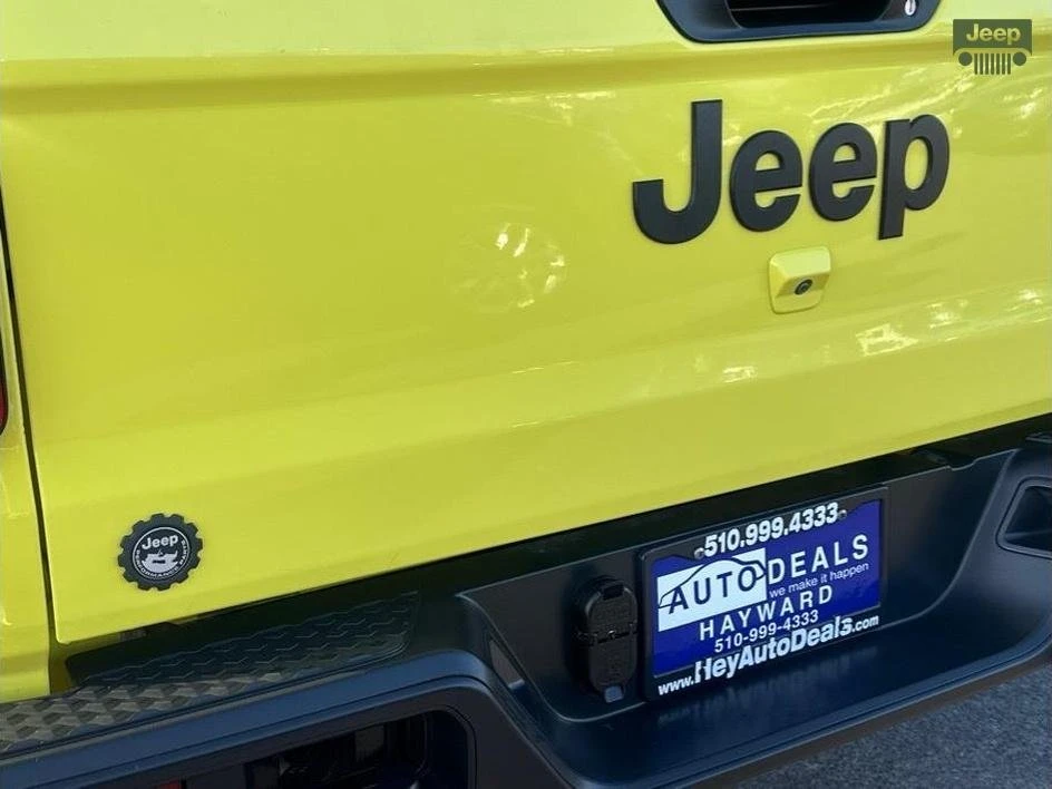 2023 Jeep JT Gladiator - Image 17 of 20