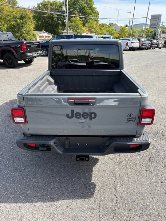 2023 Jeep JT Gladiator - Image 4 of 8