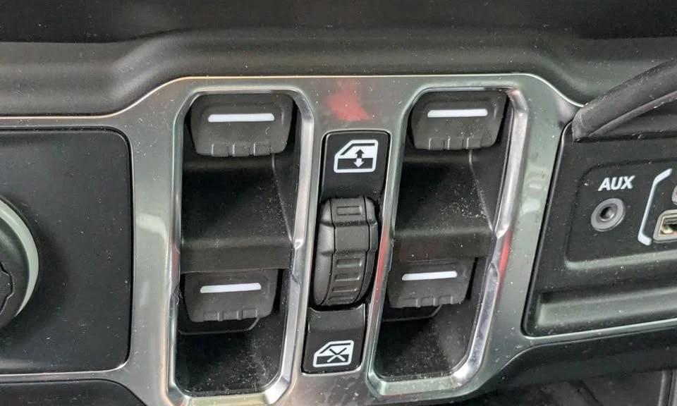 2023 Jeep JT Gladiator - Image 8 of 20