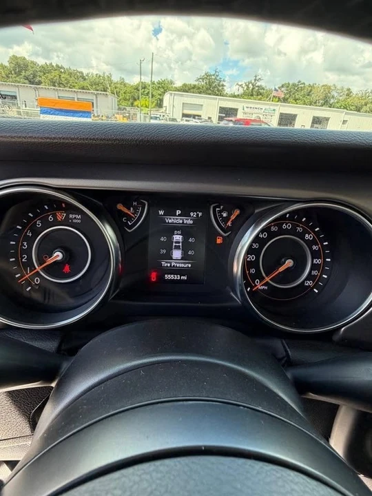2023 Jeep JT Gladiator - Image 9 of 15