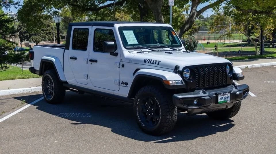 2023 Jeep JT Gladiator - Image 12 of 13