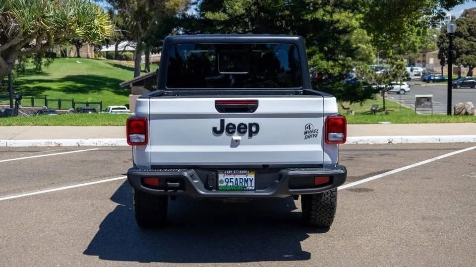 2023 Jeep JT Gladiator - Image 5 of 13