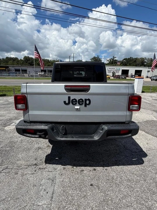 2023 Jeep JT Gladiator - Image 5 of 15