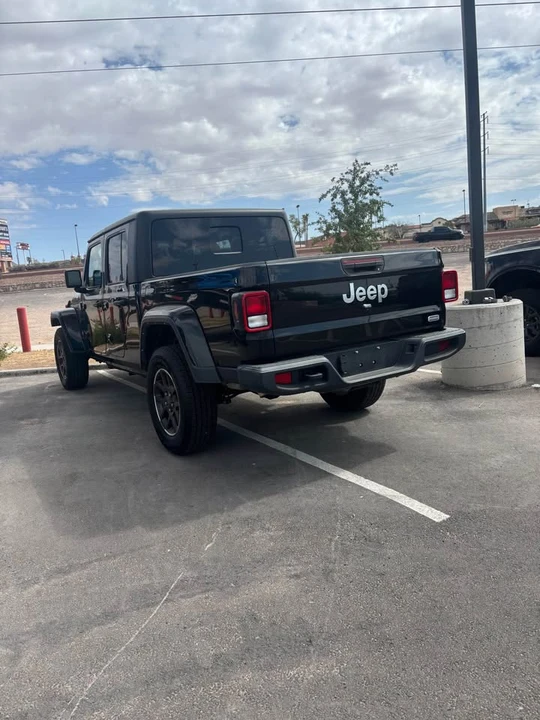 2023 Jeep JT Gladiator - Image 2 of 5