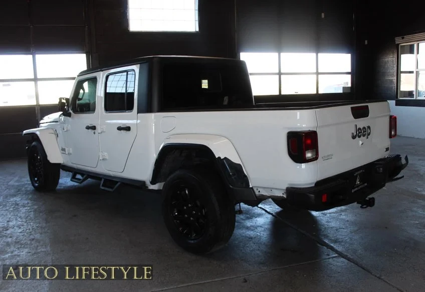 2023 Jeep JT Gladiator - Image 7 of 31