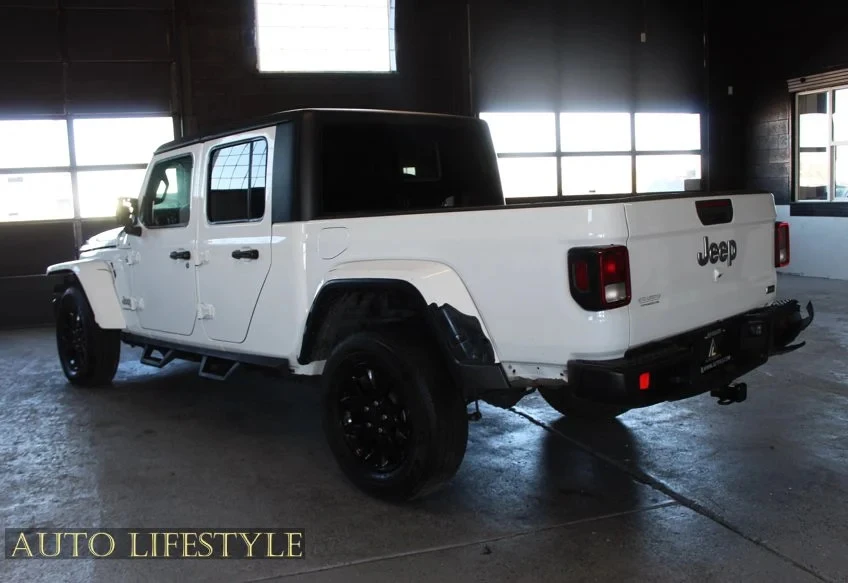 2023 Jeep JT Gladiator - Image 5 of 31