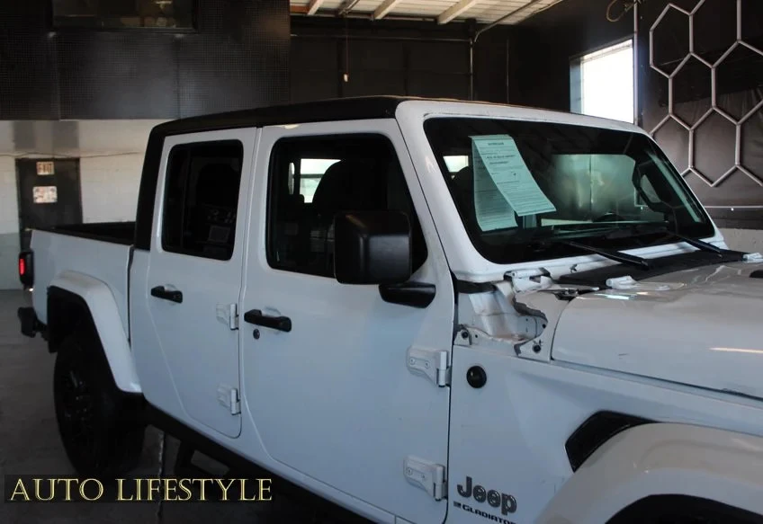 2023 Jeep JT Gladiator - Image 16 of 31