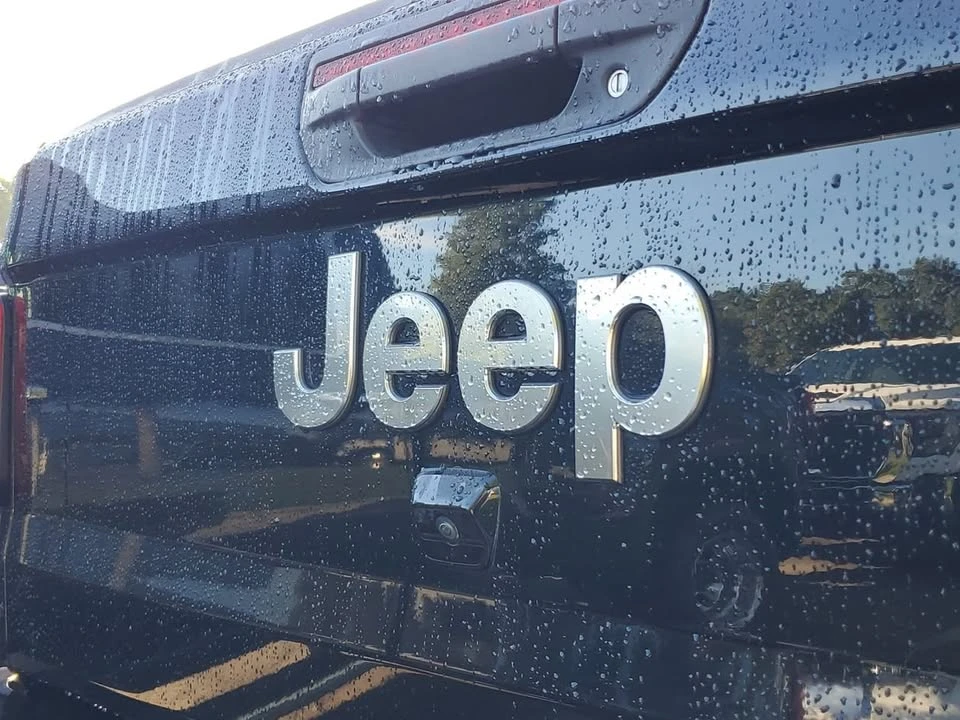 2023 Jeep JT Gladiator - Image 5 of 19