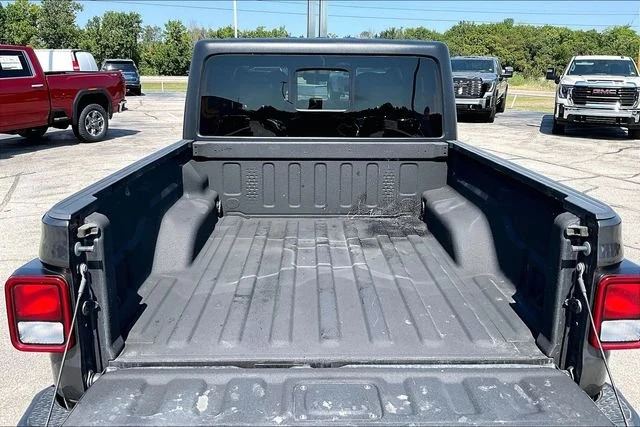 2023 Jeep JT Gladiator - Image 7 of 11