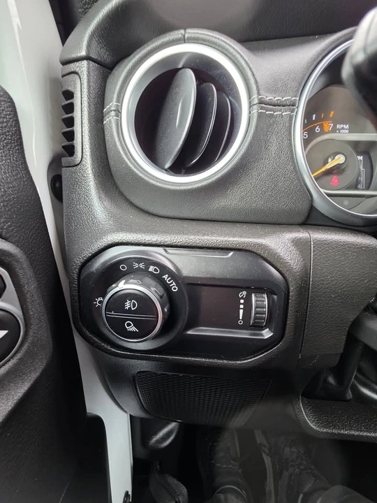 2023 Jeep JT Gladiator - Image 17 of 20