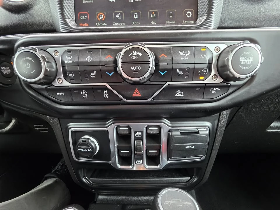 2023 Jeep JT Gladiator - Image 14 of 20