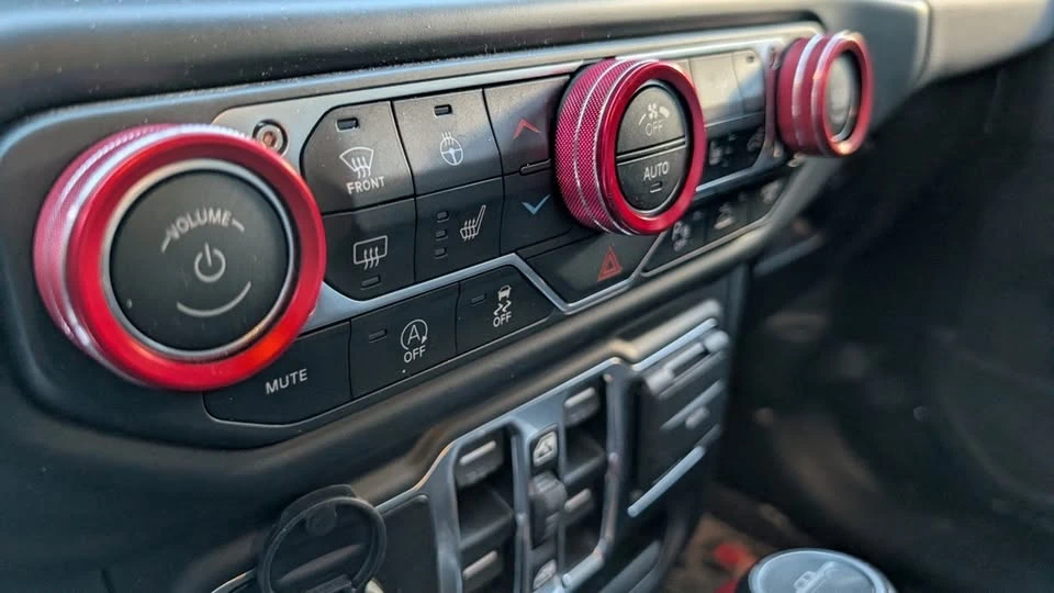 2023 Jeep JT Gladiator - Image 14 of 20
