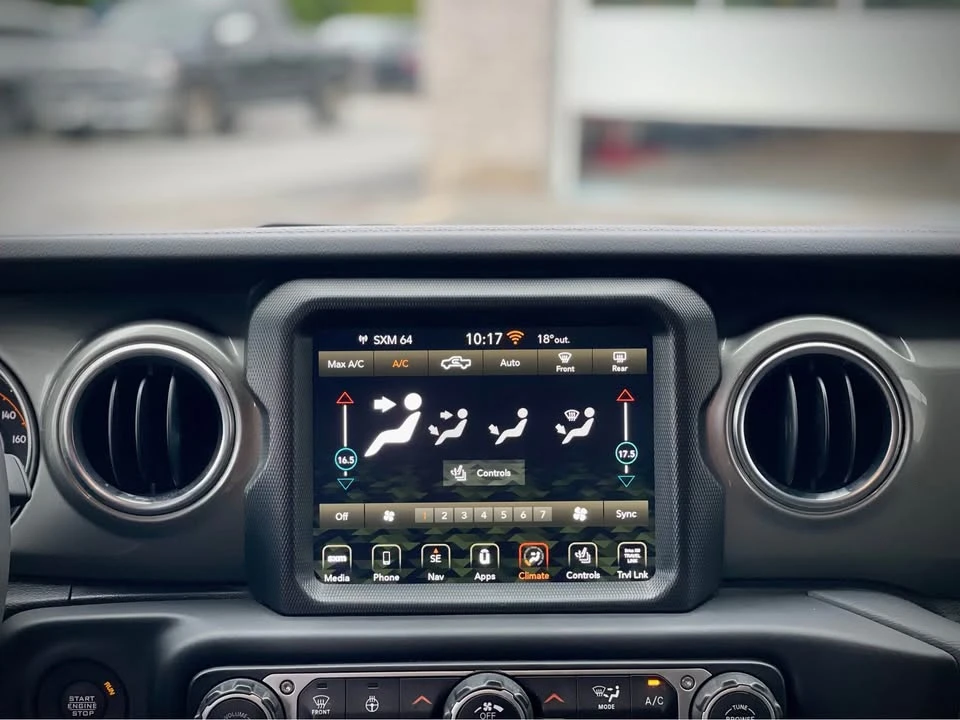2023 Jeep JT Gladiator - Image 18 of 20