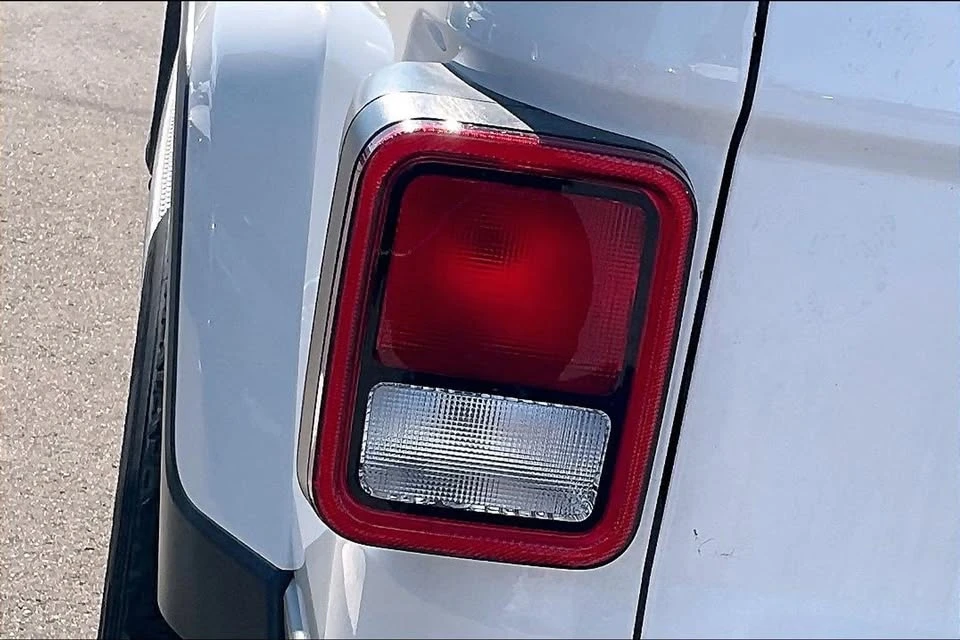 2023 Jeep JT Gladiator - Image 9 of 20