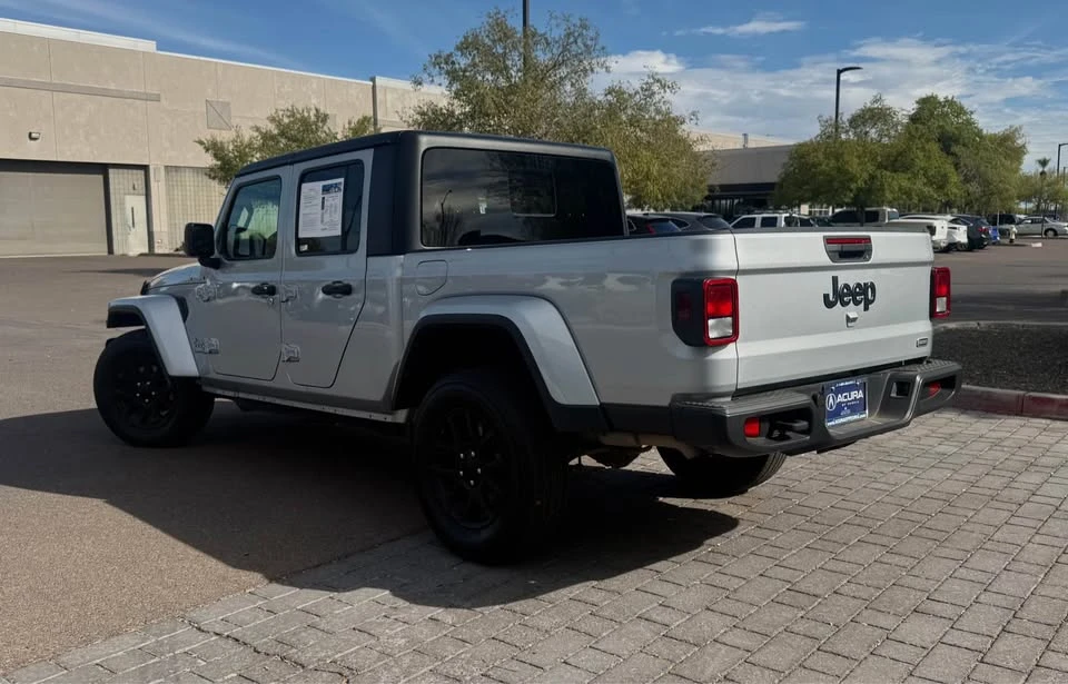 2023 Jeep JT Gladiator - Image 6 of 15