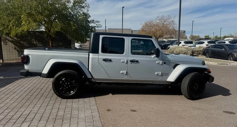 2023 Jeep JT Gladiator - Image 7 of 15
