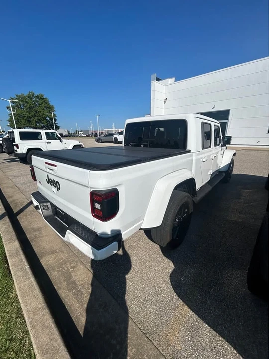 2023 Jeep JT Gladiator - Image 9 of 12