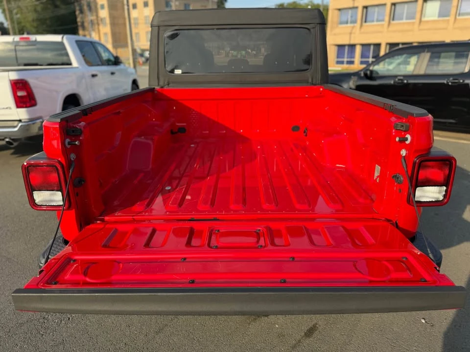 2023 Jeep JT Gladiator - Image 5 of 11