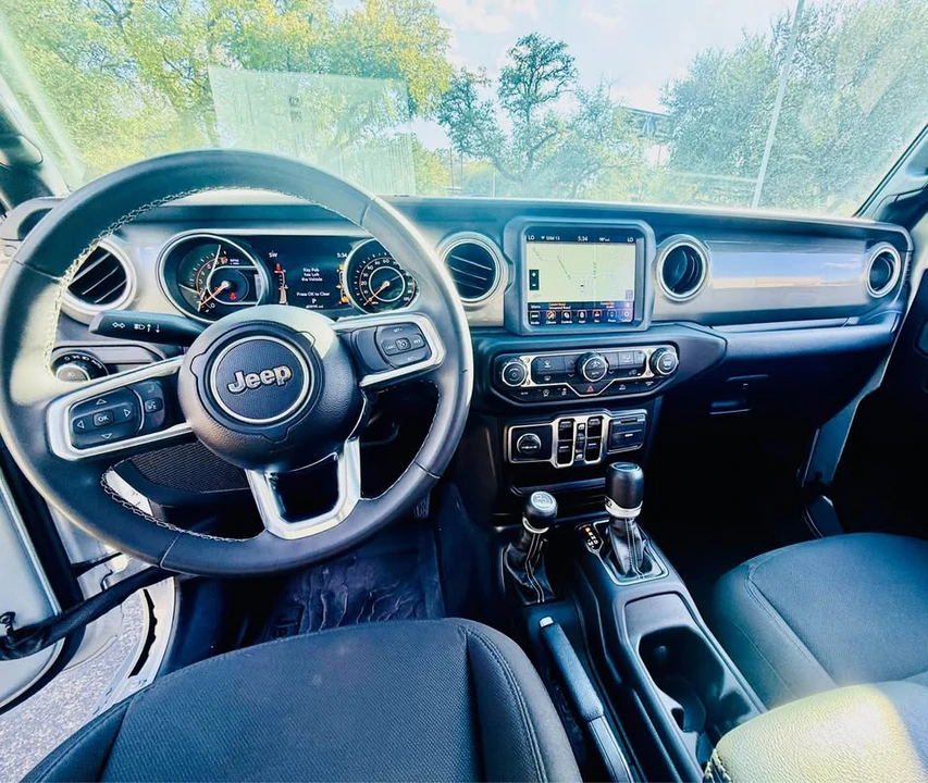 2023 Jeep JT Gladiator - Image 2 of 5