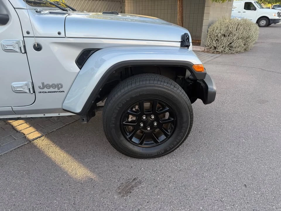 2023 Jeep JT Gladiator - Image 5 of 12