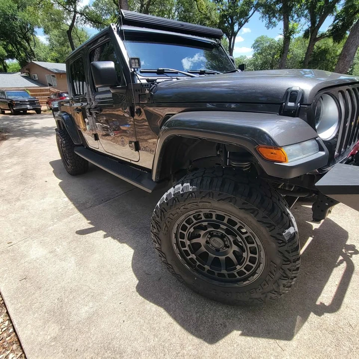2023 Jeep JT Gladiator - Image 2 of 8