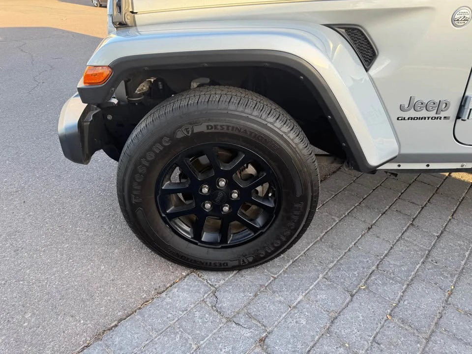 2023 Jeep JT Gladiator - Image 7 of 12