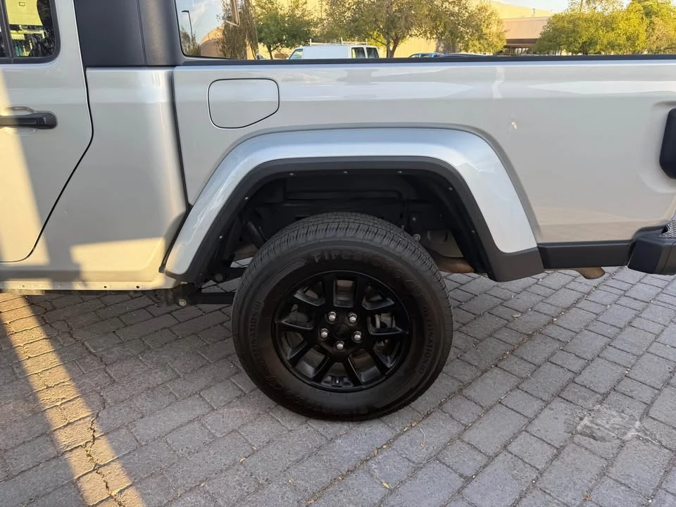 2023 Jeep JT Gladiator - Image 8 of 12