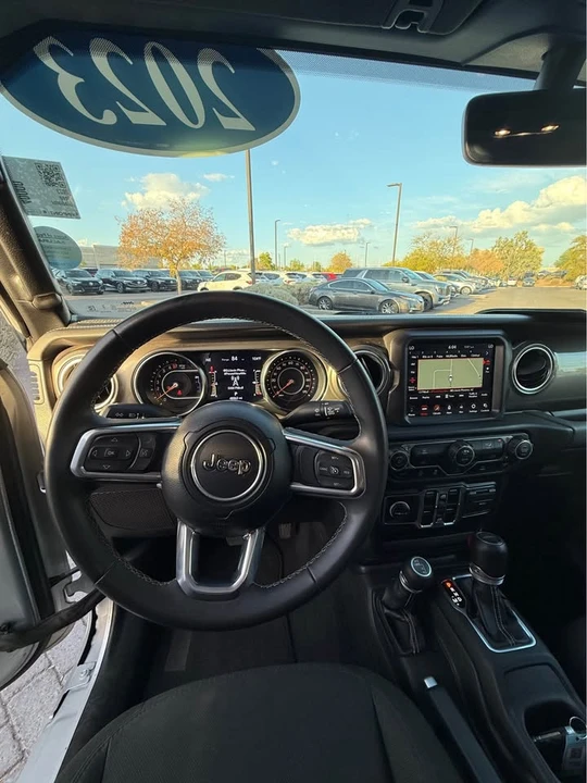 2023 Jeep JT Gladiator - Image 10 of 12