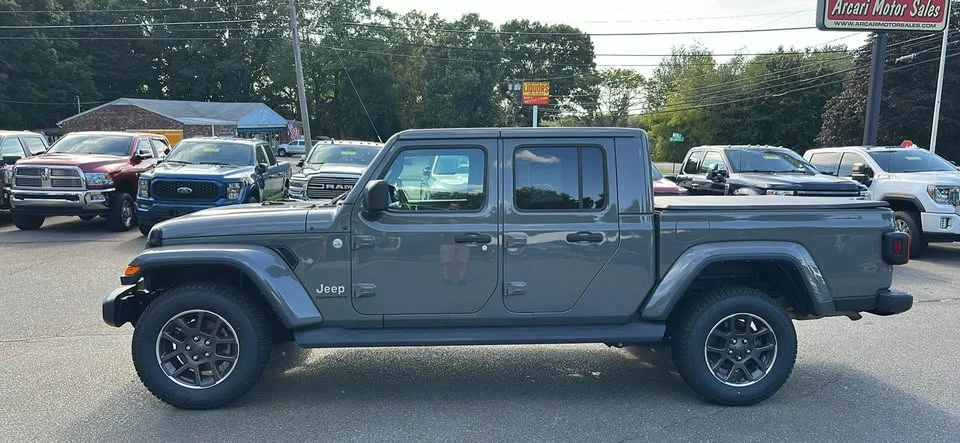 2023 Jeep JT Gladiator - Image 2 of 13
