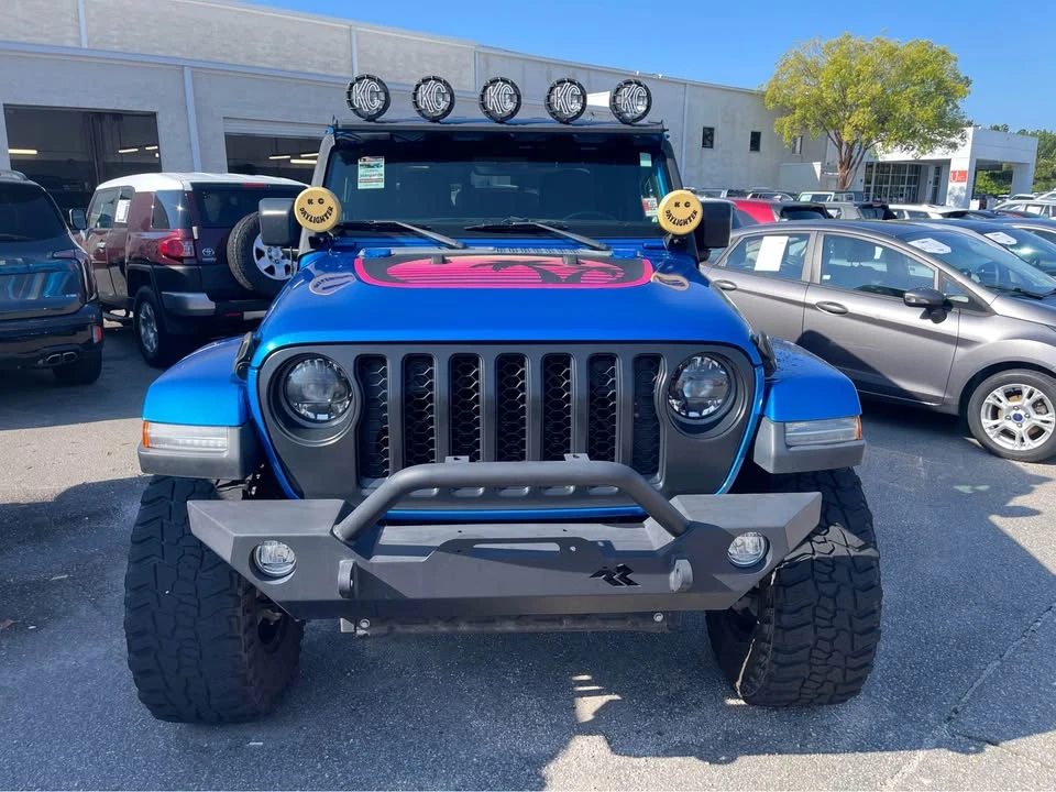 2023 Jeep JT Gladiator - Image 2 of 11