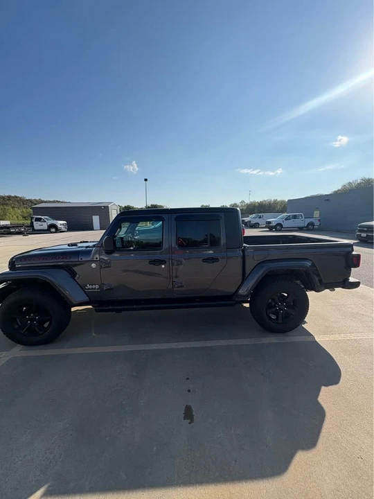 2023 Jeep JT Gladiator - Image 2 of 10