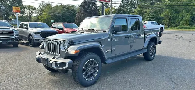 2023 Jeep Gladiator Overland Pickup 4D 5 ft