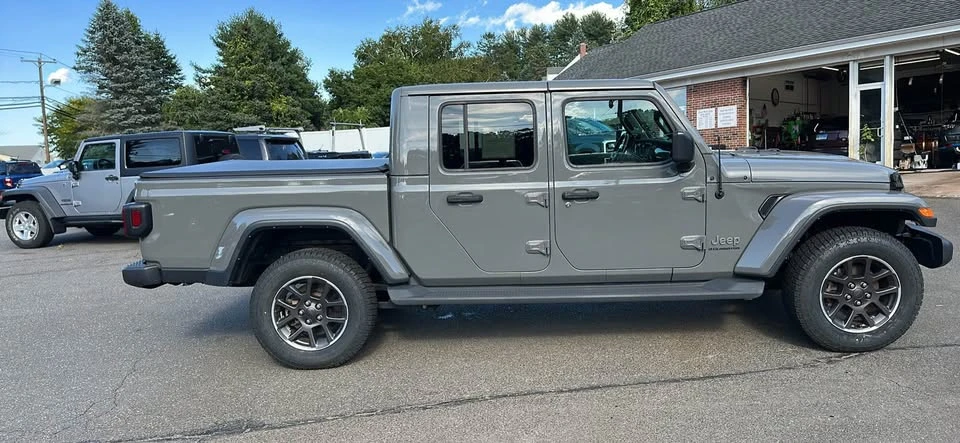 2023 Jeep JT Gladiator - Image 6 of 13