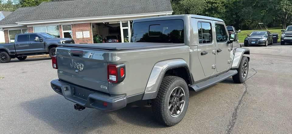 2023 Jeep JT Gladiator - Image 5 of 13