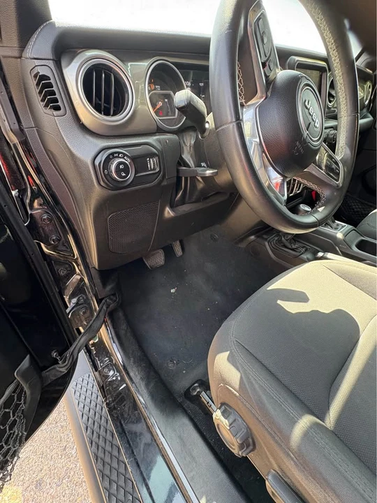 2023 Jeep JT Gladiator - Image 12 of 17