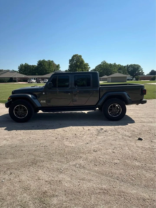 2023 Jeep JT Gladiator - Image 2 of 14