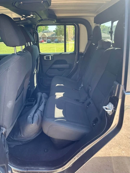 2023 Jeep JT Gladiator - Image 9 of 14