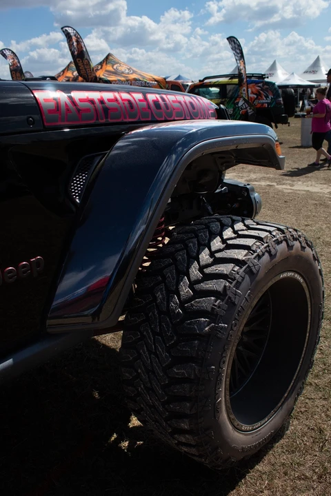 2023 Jeep JT Gladiator - Image 3 of 7