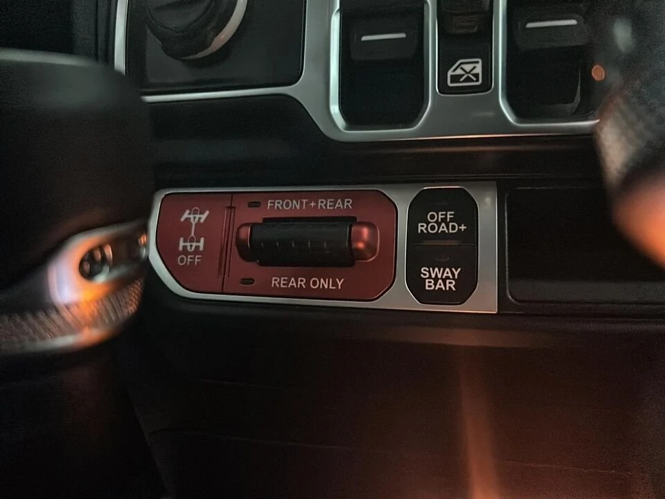 2023 Jeep JT Gladiator - Image 16 of 20