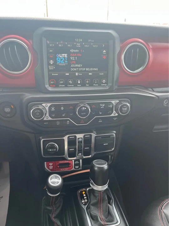 2023 Jeep JT Gladiator - Image 9 of 10