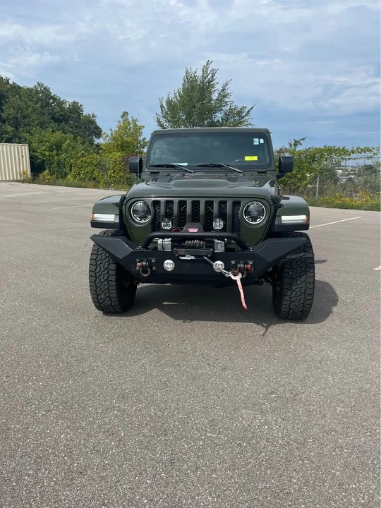 2023 Jeep JT Gladiator - Image 2 of 10