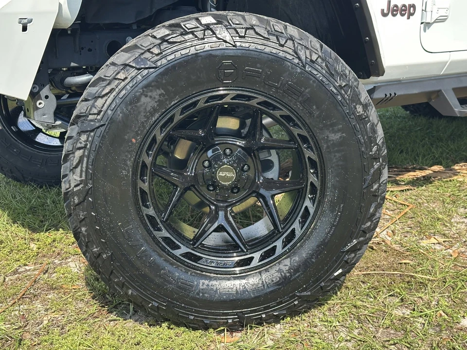 2023 Jeep JT Gladiator - Image 13 of 21
