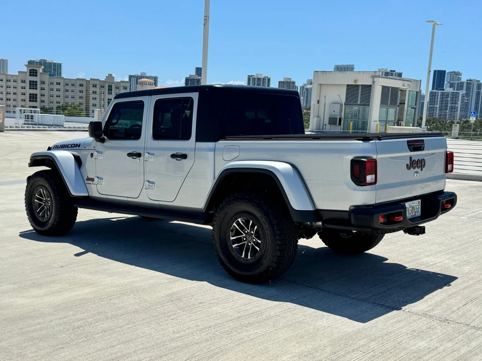 2023 Jeep JT Gladiator - Image 30 of 31