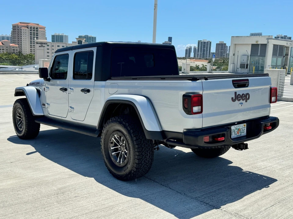 2023 Jeep JT Gladiator - Image 29 of 31