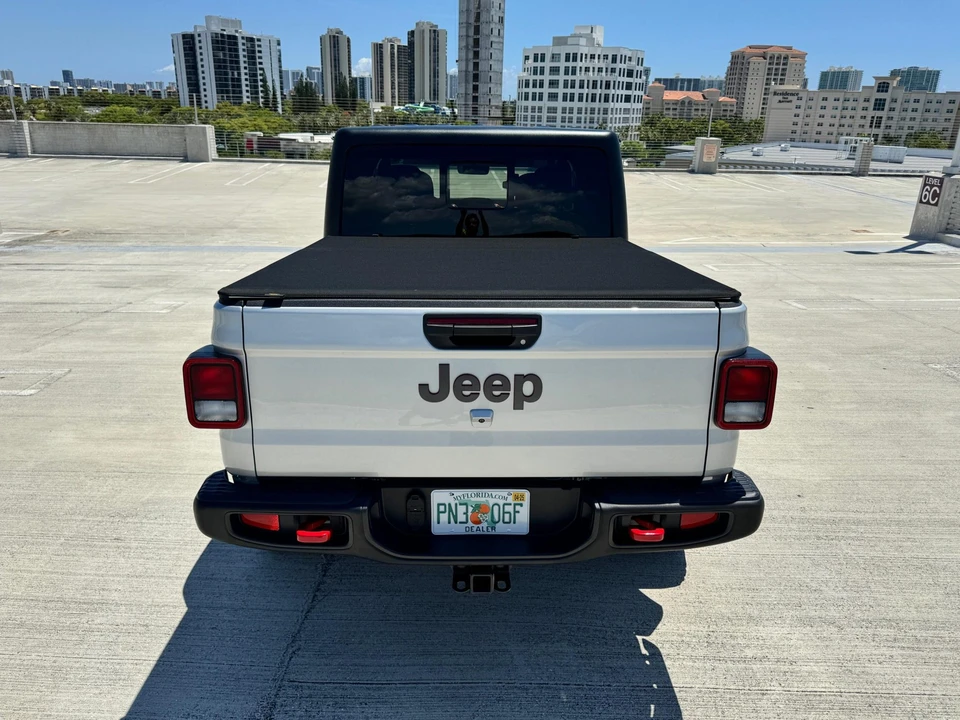 2023 Jeep JT Gladiator - Image 25 of 31