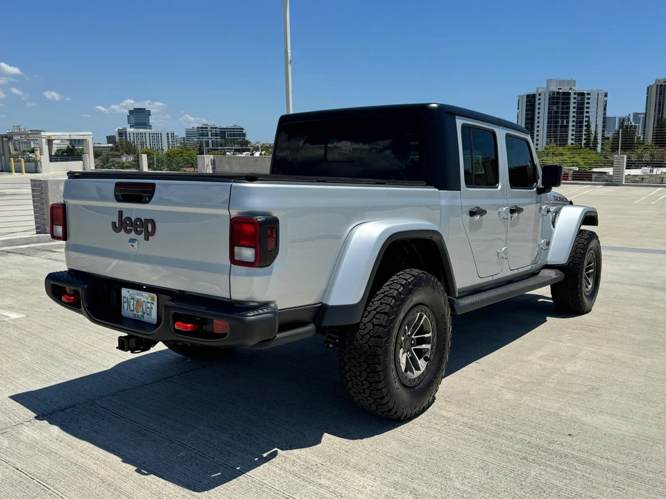 2023 Jeep JT Gladiator - Image 23 of 31