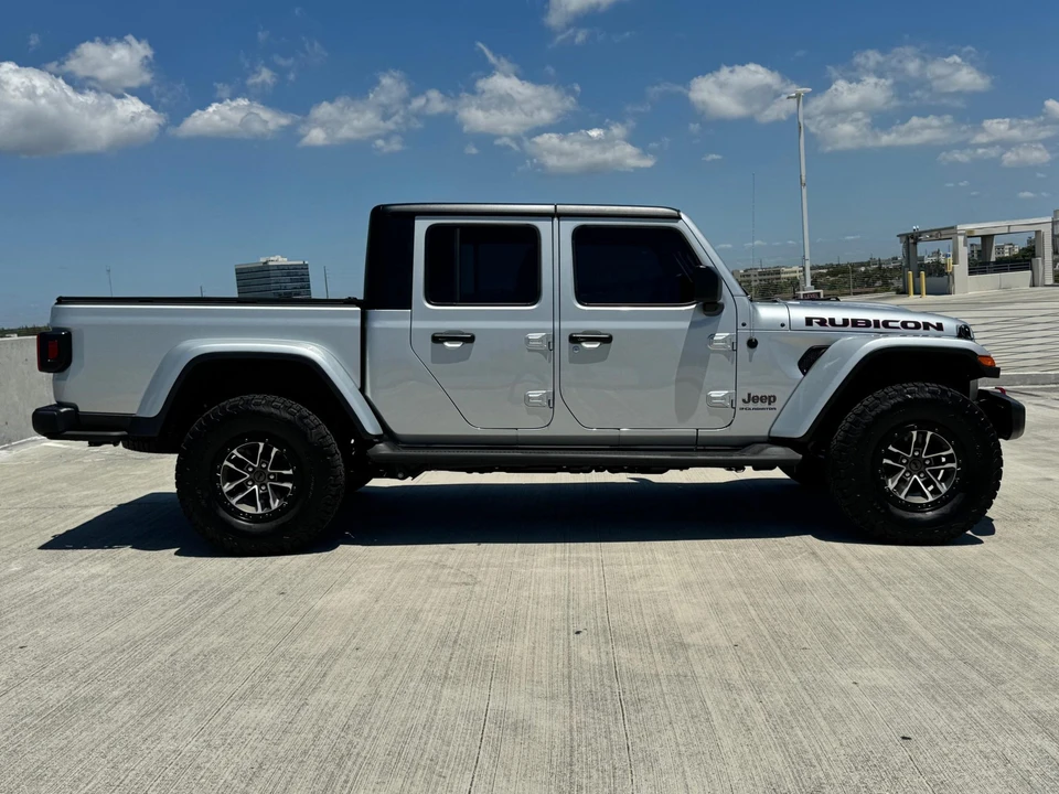 2023 Jeep JT Gladiator - Image 19 of 31